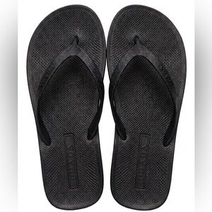 New Prada black men’s Rubber Thong Sandals- size 8